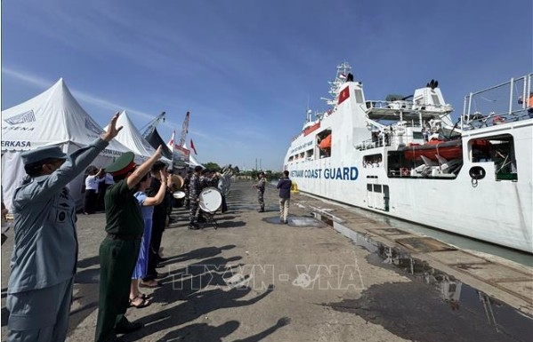 Vietnam Coast Guard ship CBS 8001 wraps up visit to Indonesia
